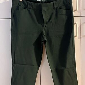 Old Navy Dark Green Stretch Pixie Chino Pants